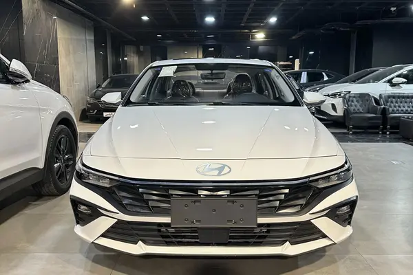 هیوندای  النترا