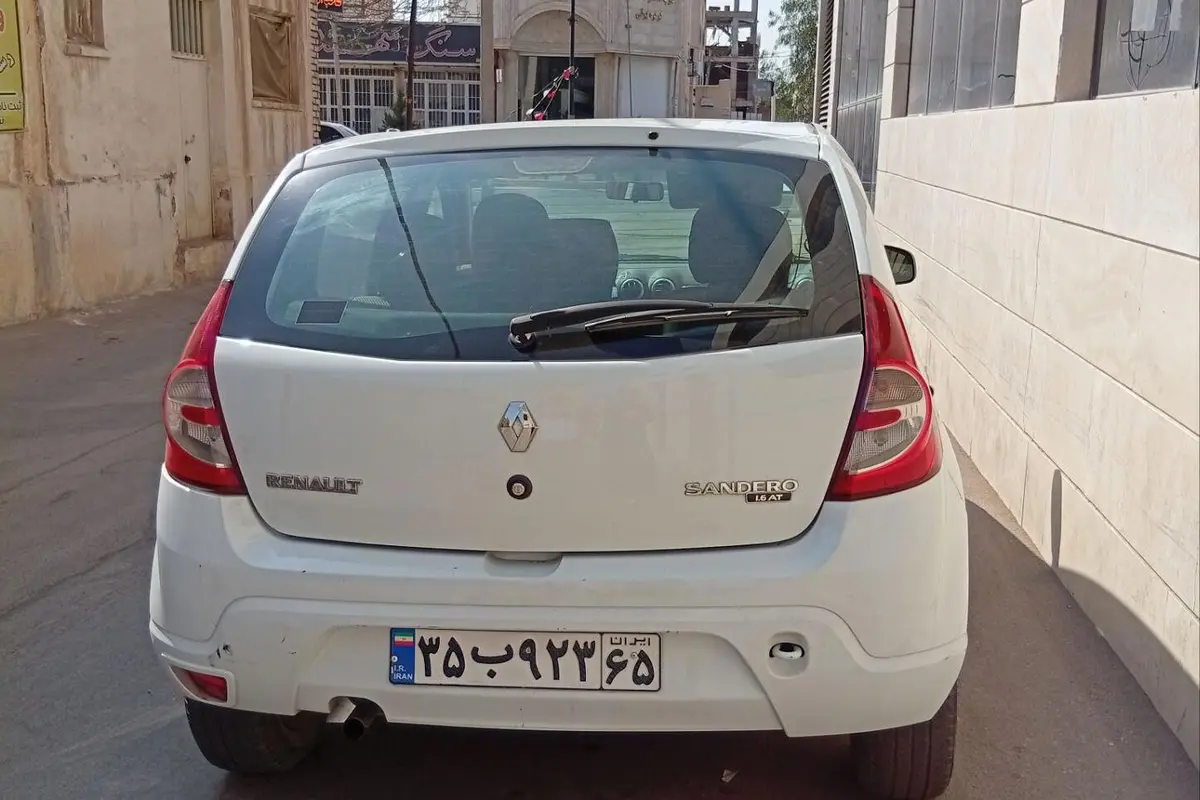 رنو،  ساندرو