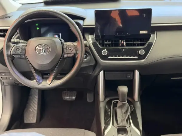 تویوتا، کرولا کراس هیبرید