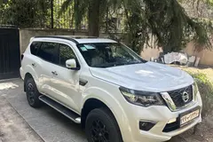 نیسان، ترا