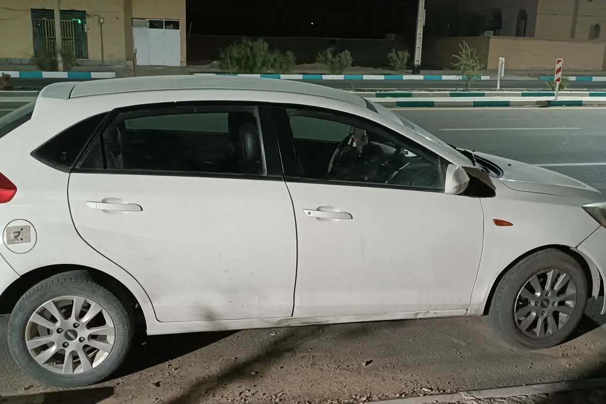 ام وی ام،  315هاچ بک