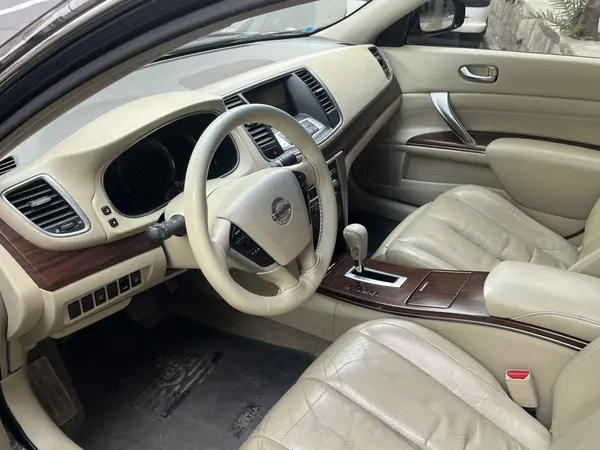 نیسان، تی ینا