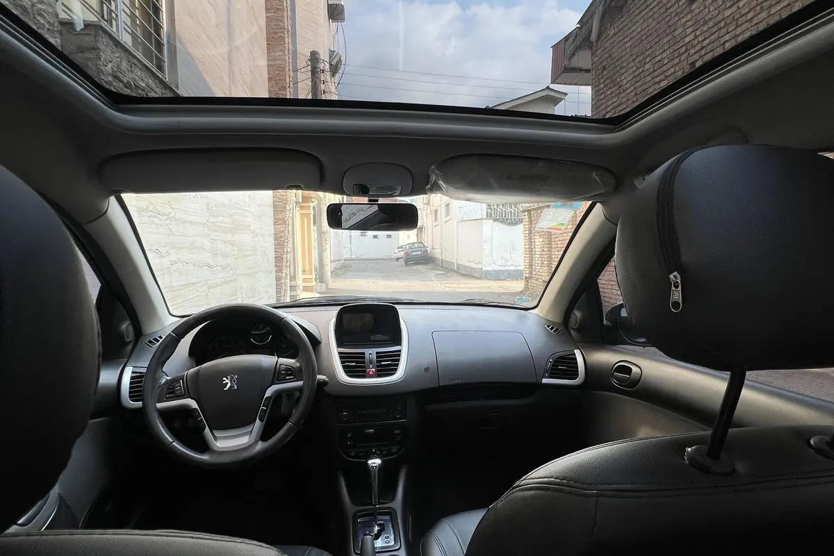 پژو،  207