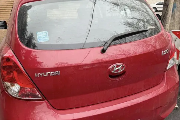 هیوندای  i20