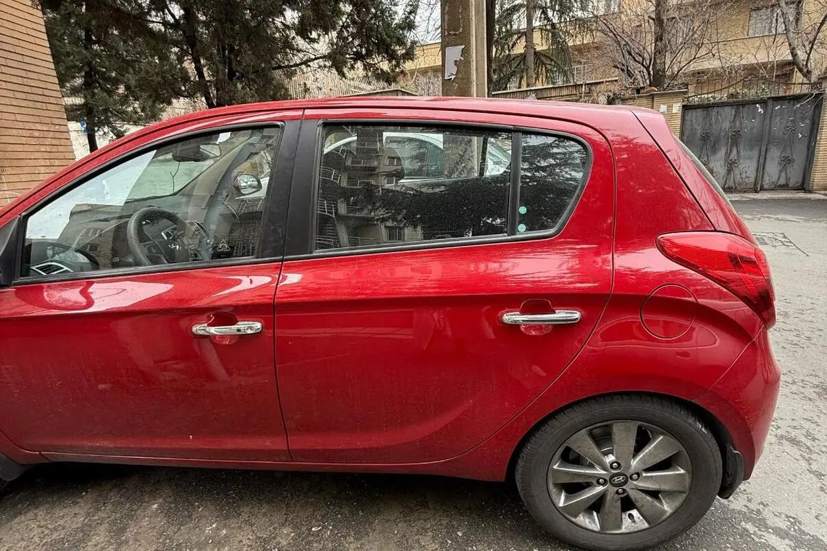 هیوندای  i20