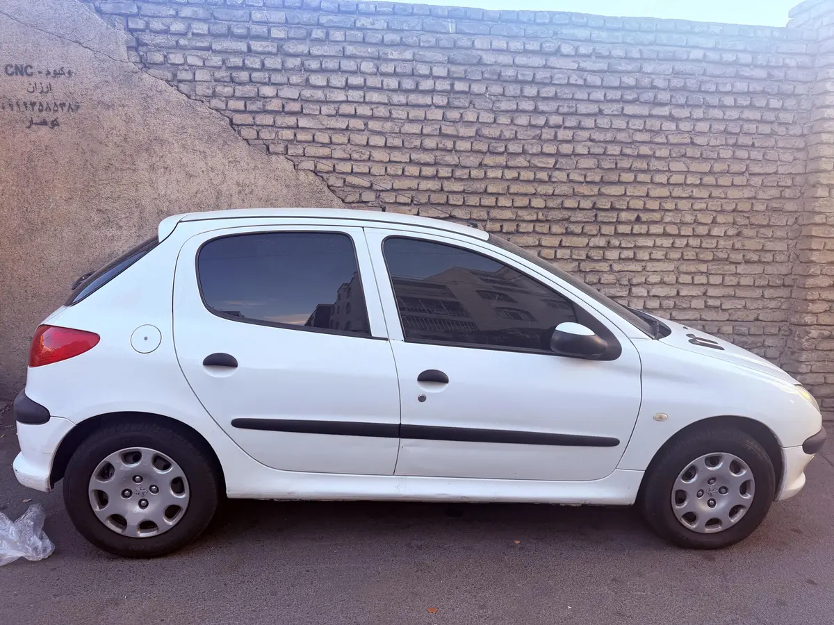 پژو،  206