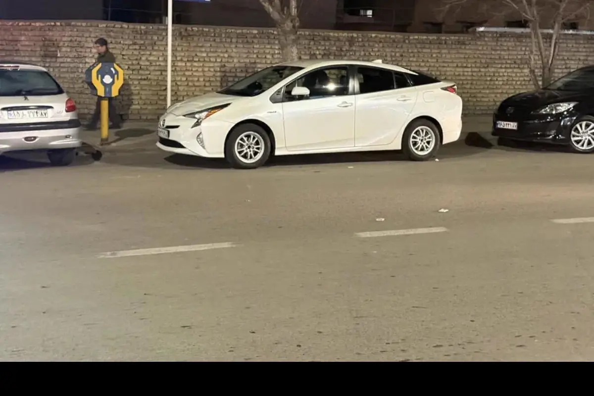تویوتا  پریوس