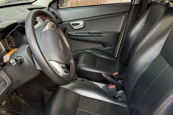 ام وی ام، 315هاچ بک