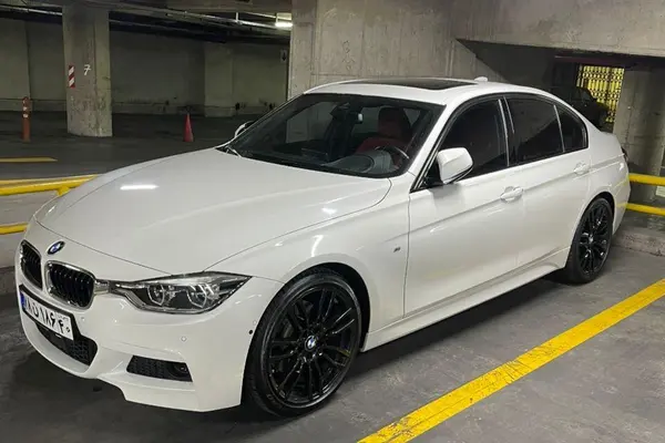 ب ام و، سری 3 سدان