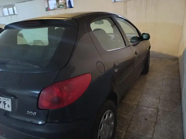 پژو، 206