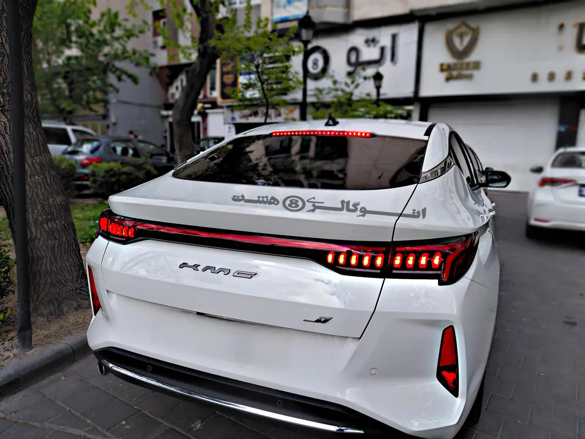 کی ام سی  J7