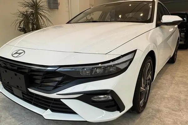 هیوندای، النترا