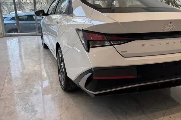 هیوندای، النترا