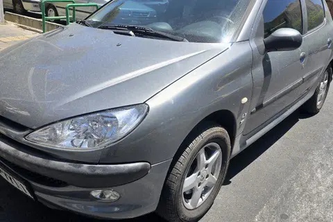 پژو، 206