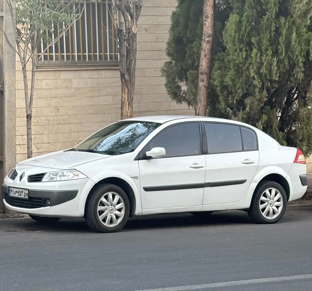 رنو  مگان (مونتاژ)