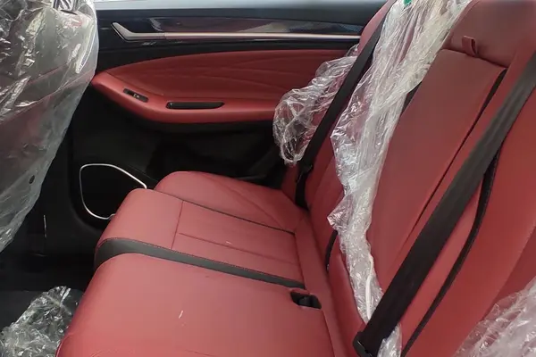 فونیکس، آریزو 6 جی تی (Z6 GT)