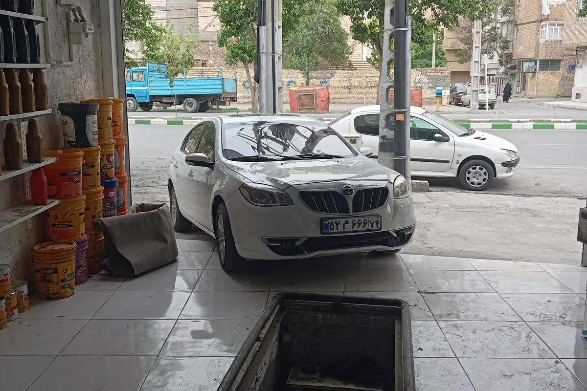 برلیانس،  H330