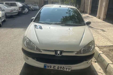 پژو، 206