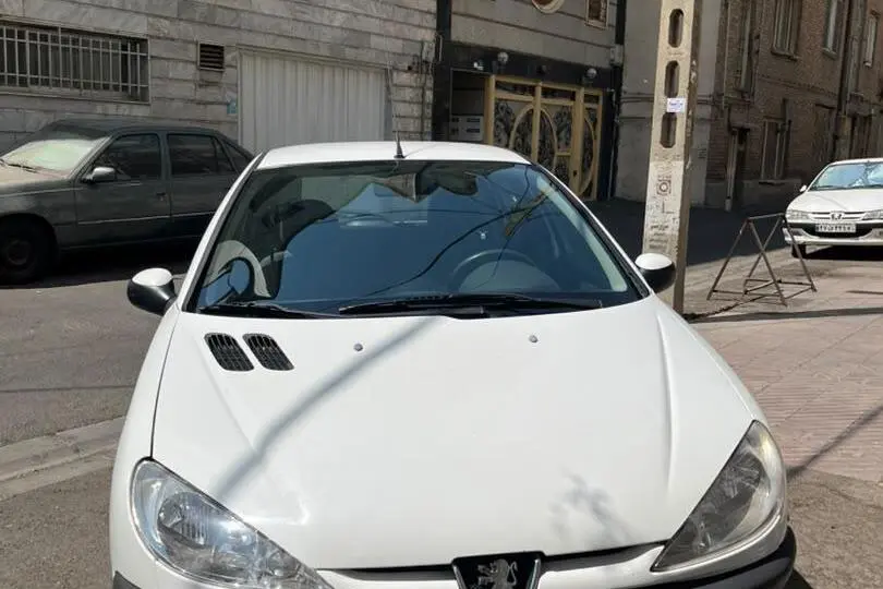 پژو،  206