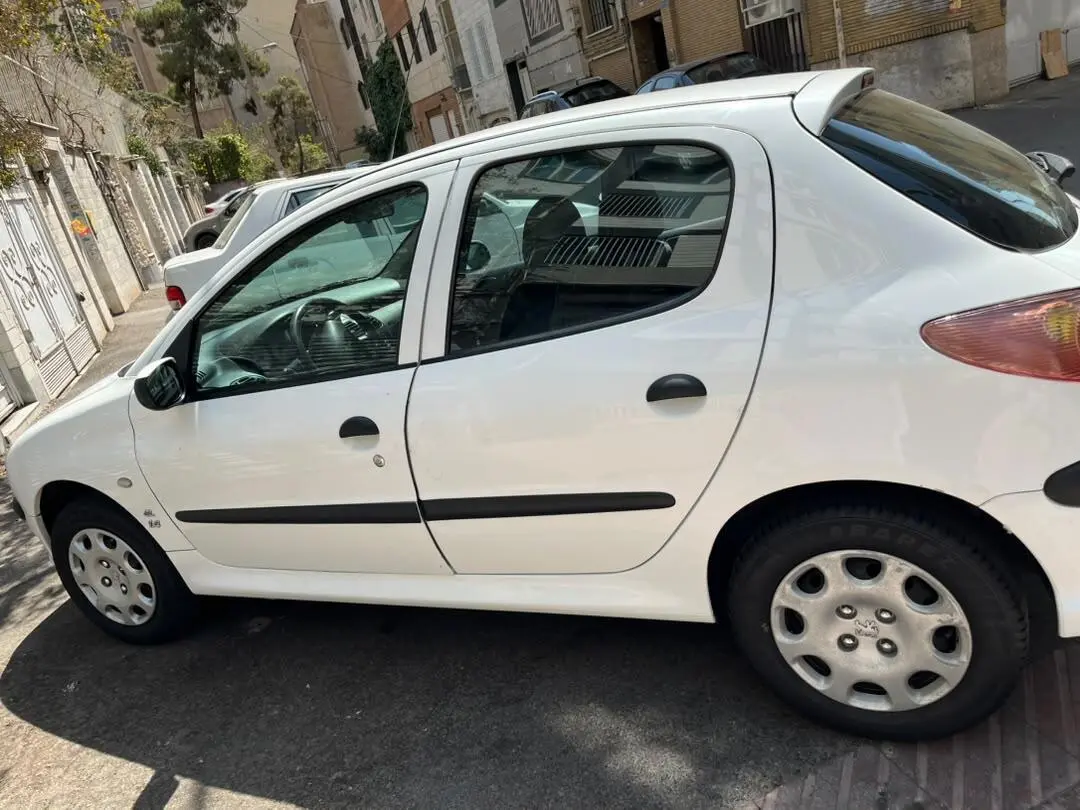 پژو،  206