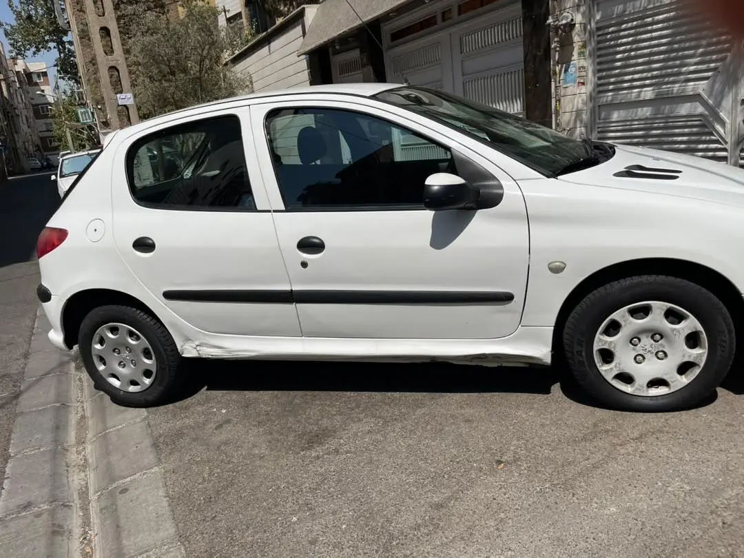 پژو،  206