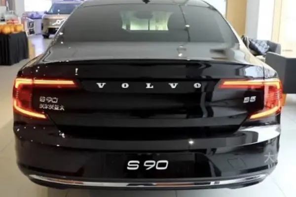 ولوو  S90