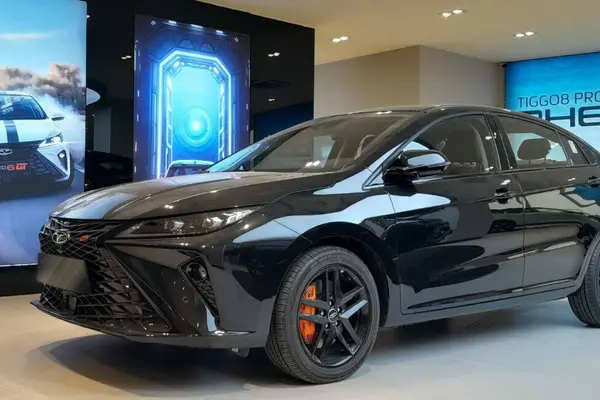 پیش فروش فونیکس، آریزو 6 جی تی (Z6 GT)