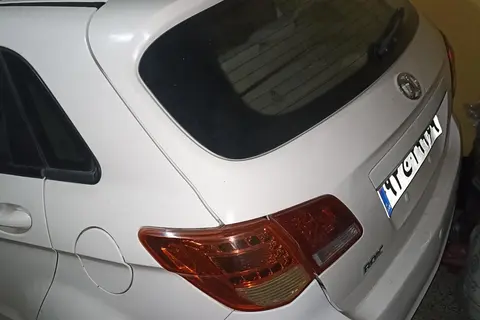 بایک، سابرینا هاچ بک (مونتاژ)