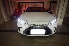 لکسوس، ES