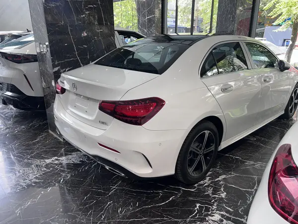 بنز، کلاس A سدان