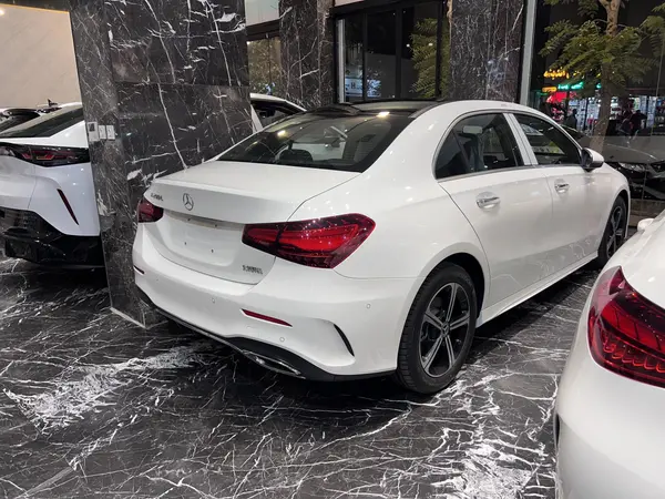 بنز، کلاس A سدان