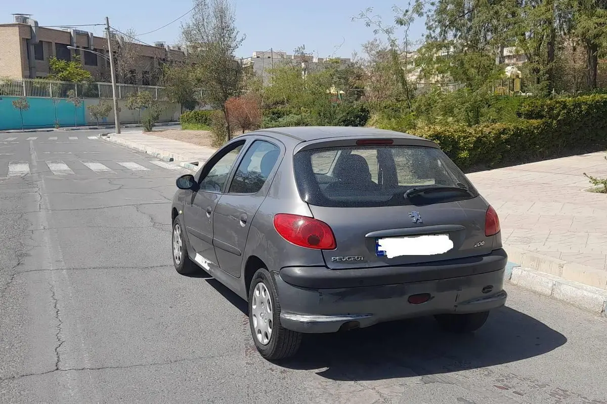 پژو،  206