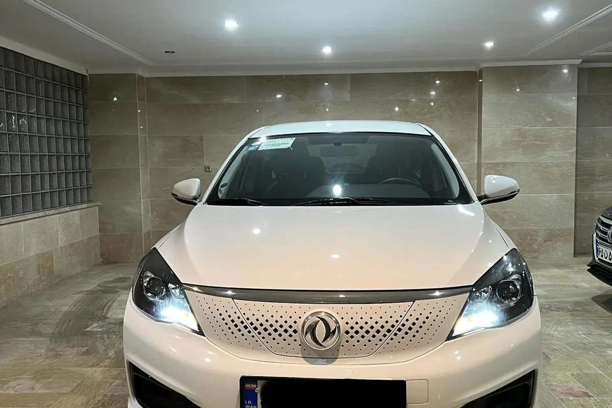 دانگ فنگ،  E70