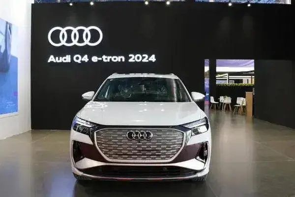 پیش فروش آئودی، Q4 e-tron