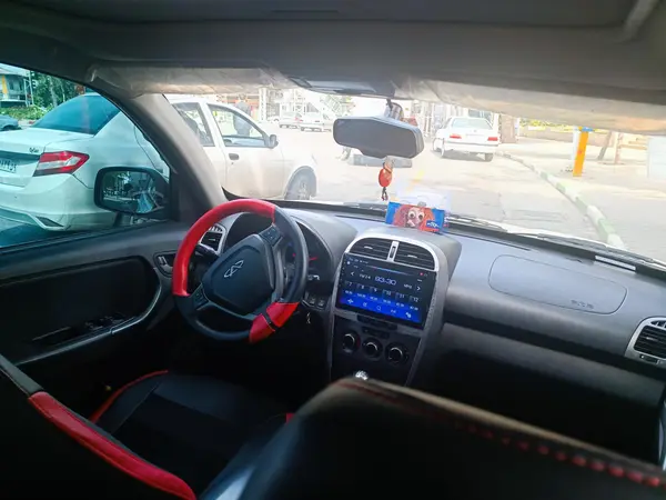 ام وی ام، X33