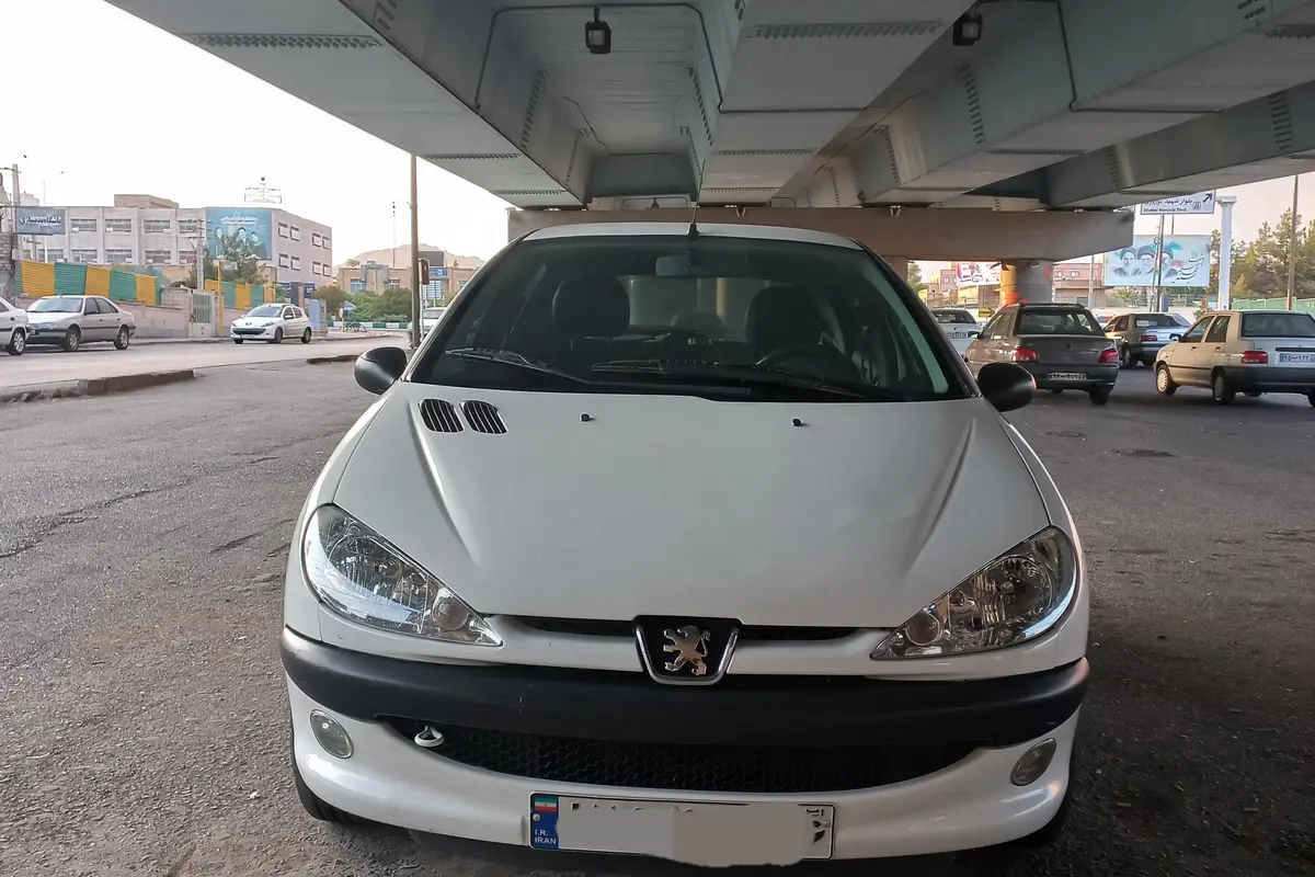 پژو،  206