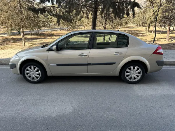 رنو، مگان (وارداتی)