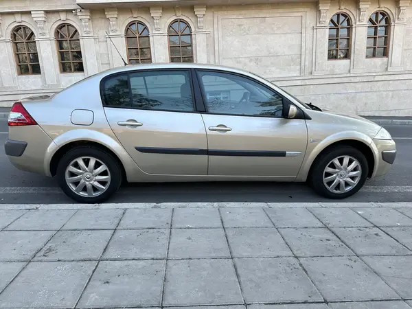 رنو، مگان (وارداتی)