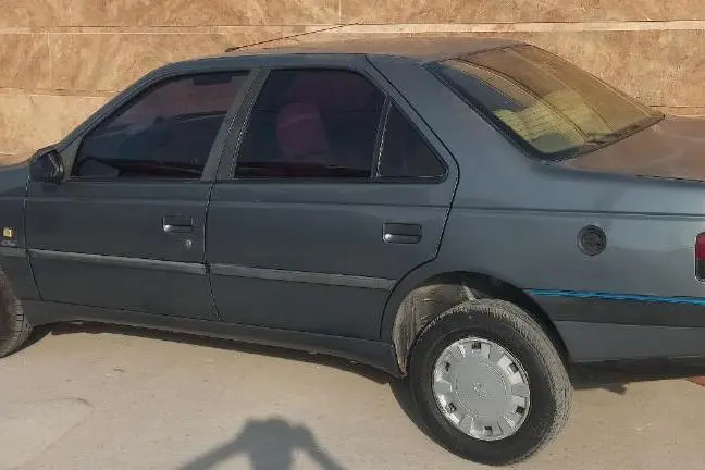 پژو،  405