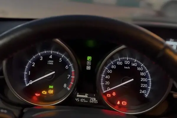 مزدا، 3 نیو صندوق دار