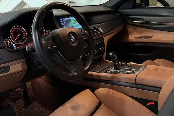 ب ام و، سری 7