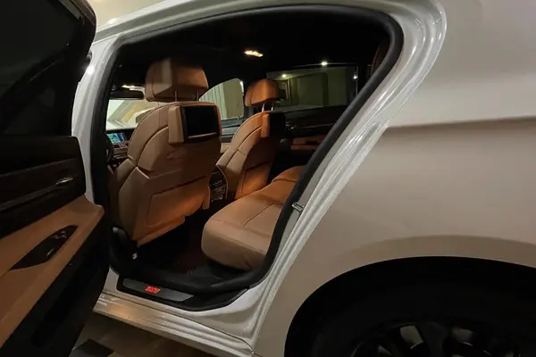 ب ام و، سری 7