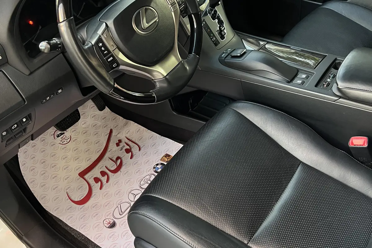 لکسوس،  RX