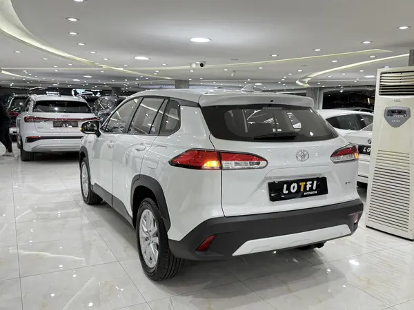 تویوتا، کرولا کراس هیبرید