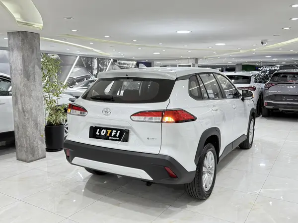 تویوتا، کرولا کراس هیبرید