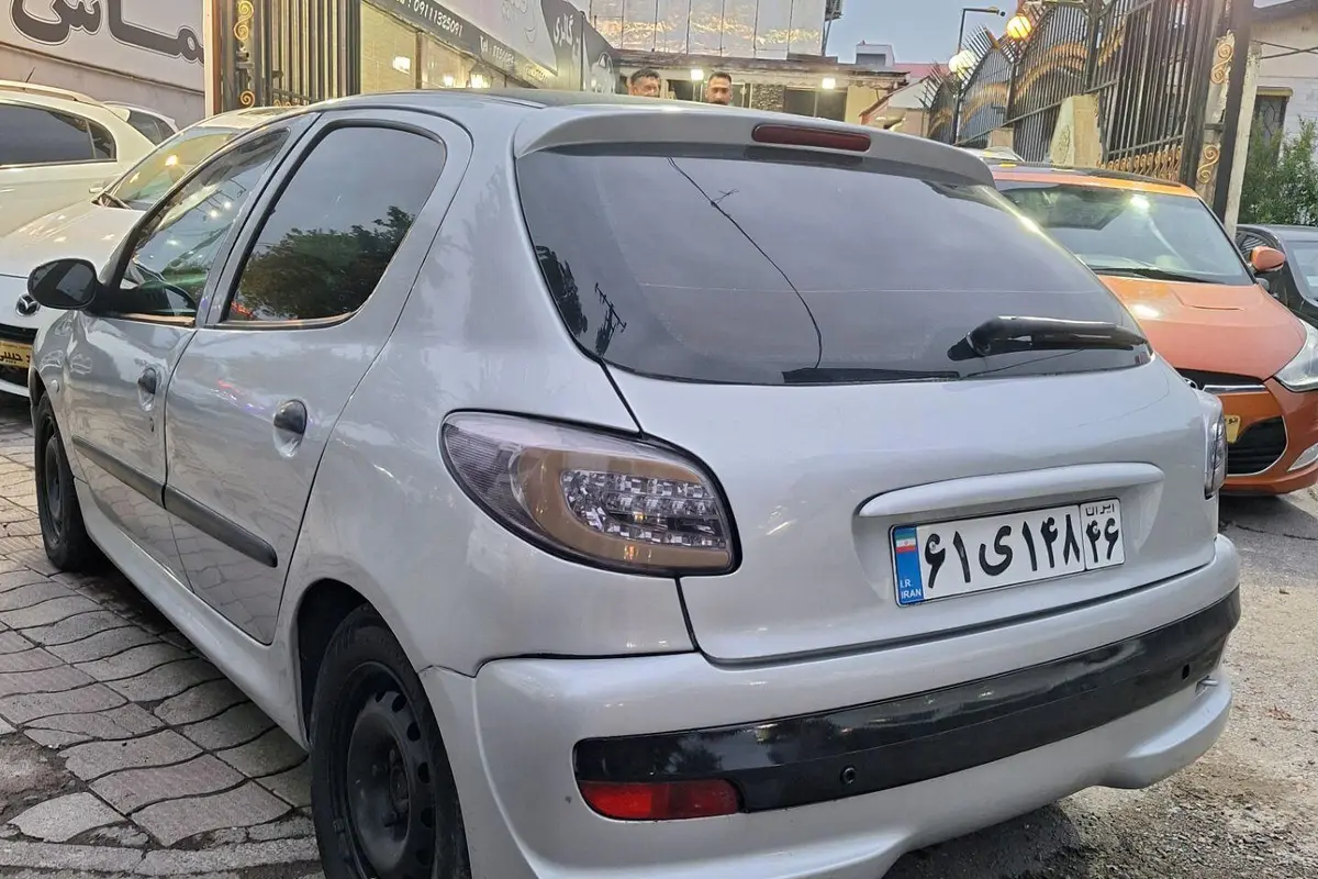 پژو،  206