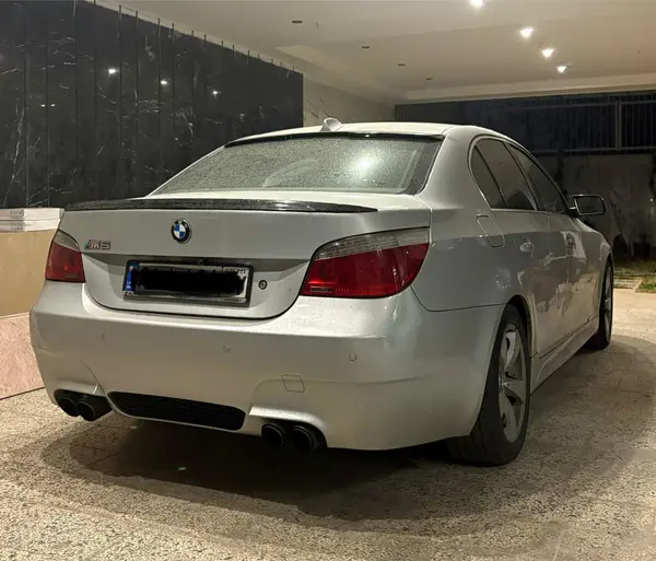 ب ام و، سری 5 سدان