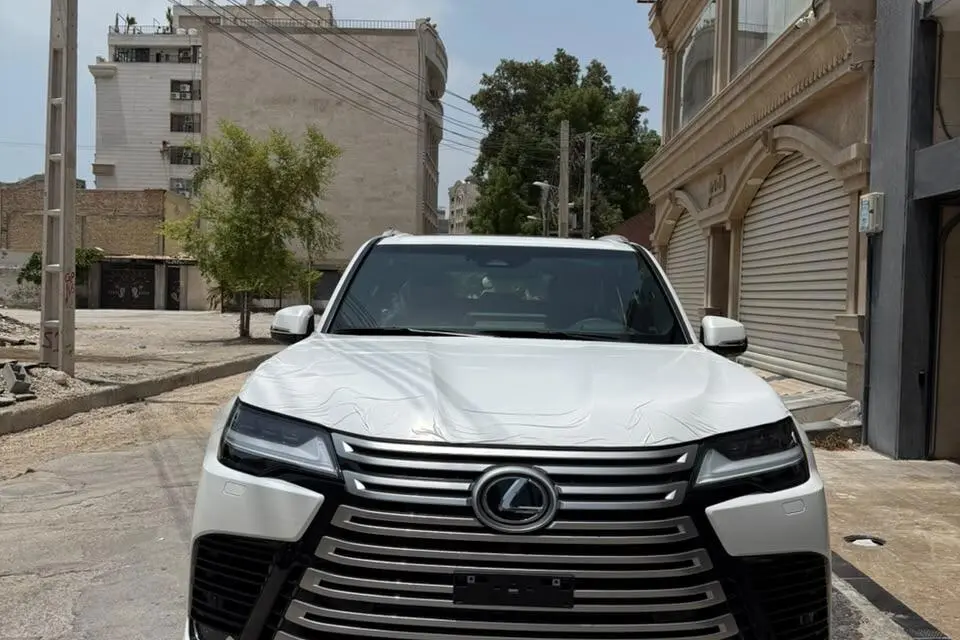 لکسوس،  LX