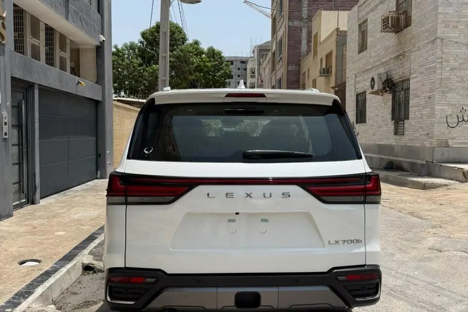 لکسوس،  LX