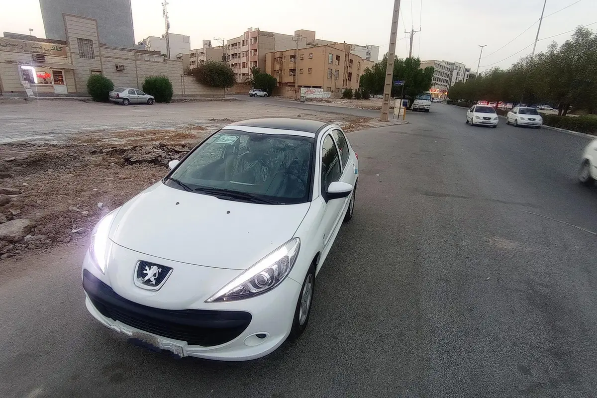 پژو،  207